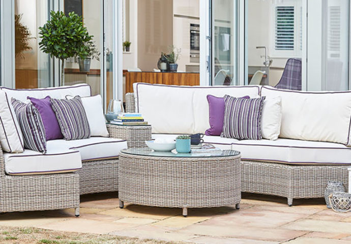 Outdoor Suite by Daro